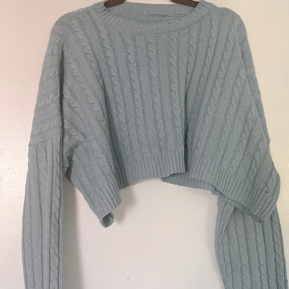 Blue twist design cropped sweater